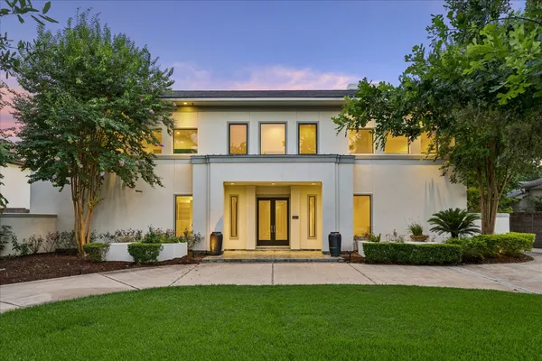 $2,100,000 | 5203 Braeburn Drive, Bellaire, TX 77401