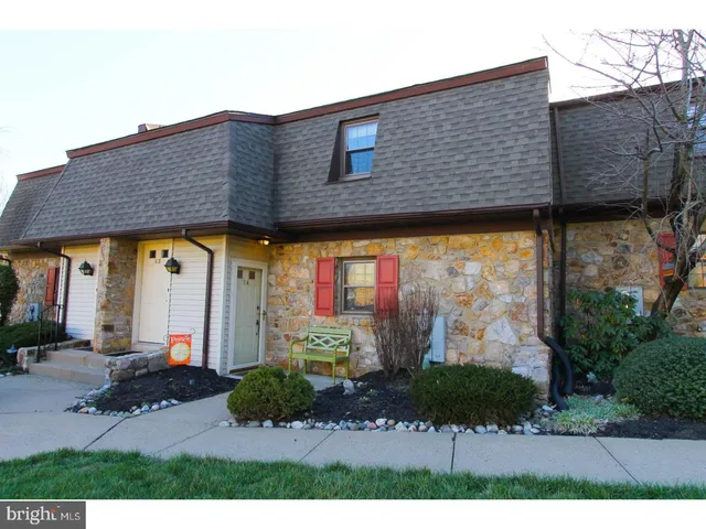 $1,675 | 440 South State Street, Unit E4, Newtown, PA 18940