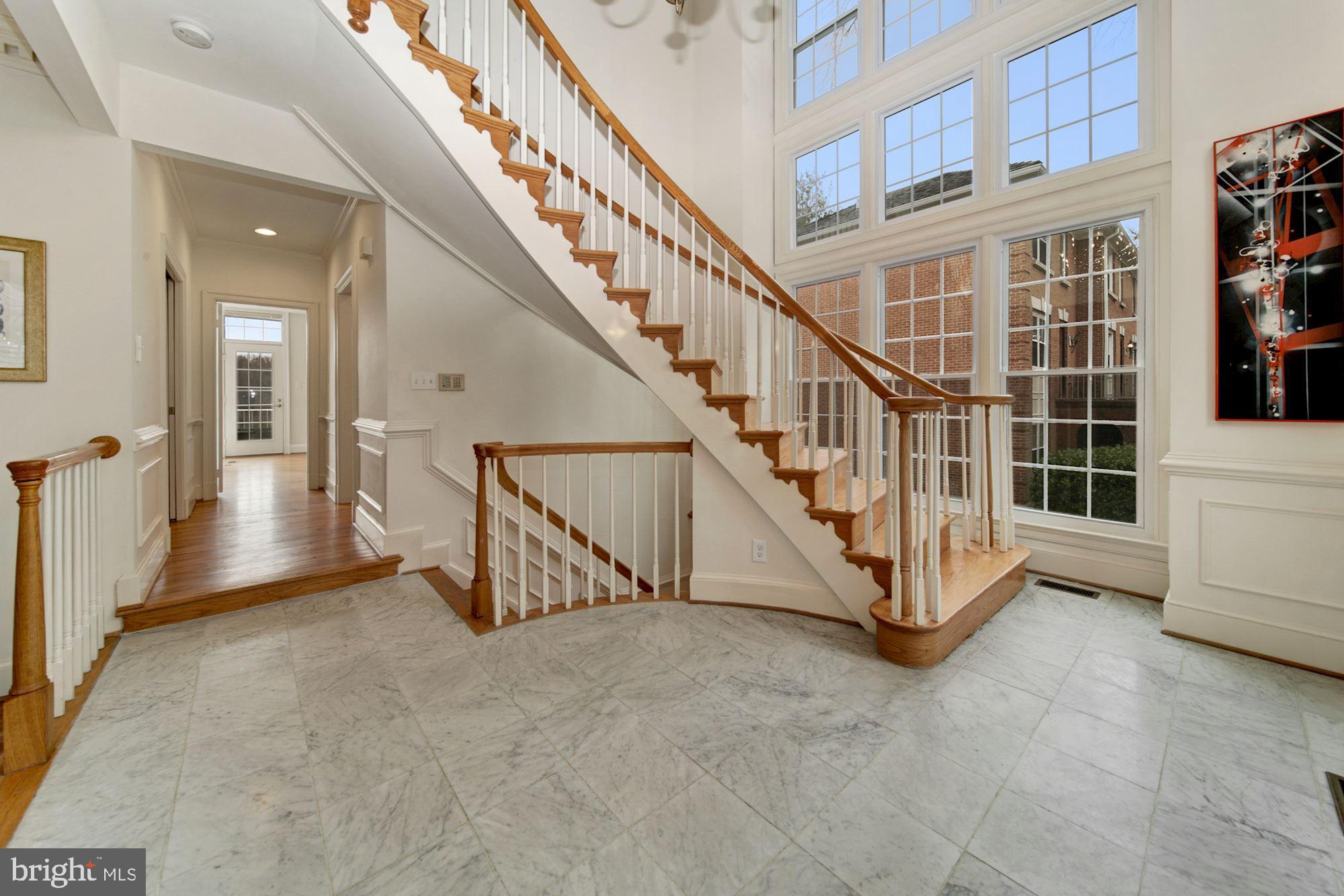 8020 Quarry Ridge Way Bethesda, MD 20817 - Photo 4 of 35 Foyer