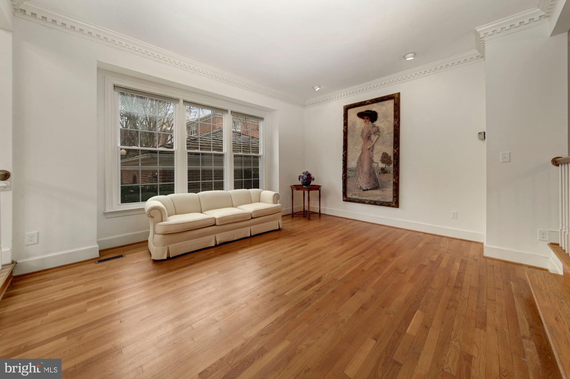 8020 Quarry Ridge Way Bethesda, MD 20817 - Photo 6 of 35 Living Room