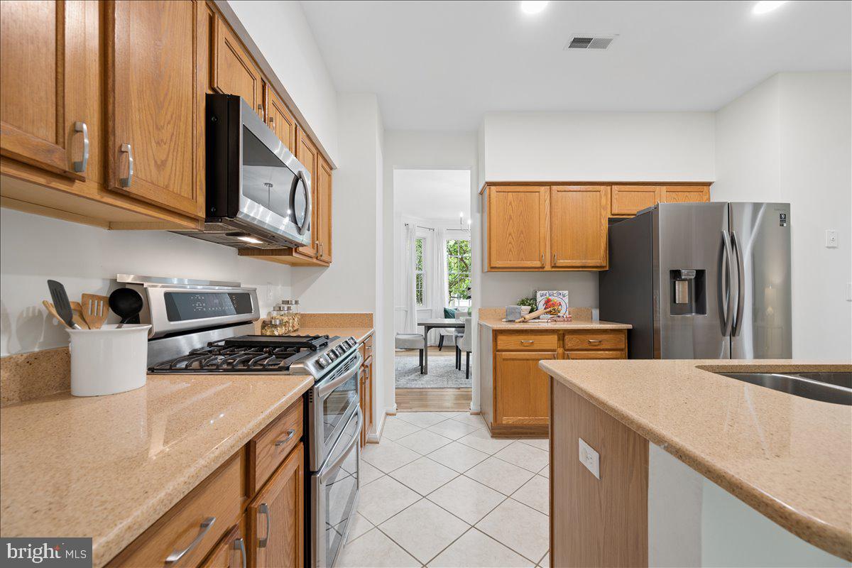 18710 Severn Road Gaithersburg, MD 20879 - Photo 38 of 89 Plenty of prep space.