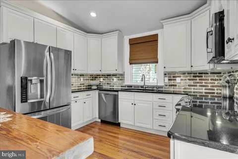 a close view of sink and tap