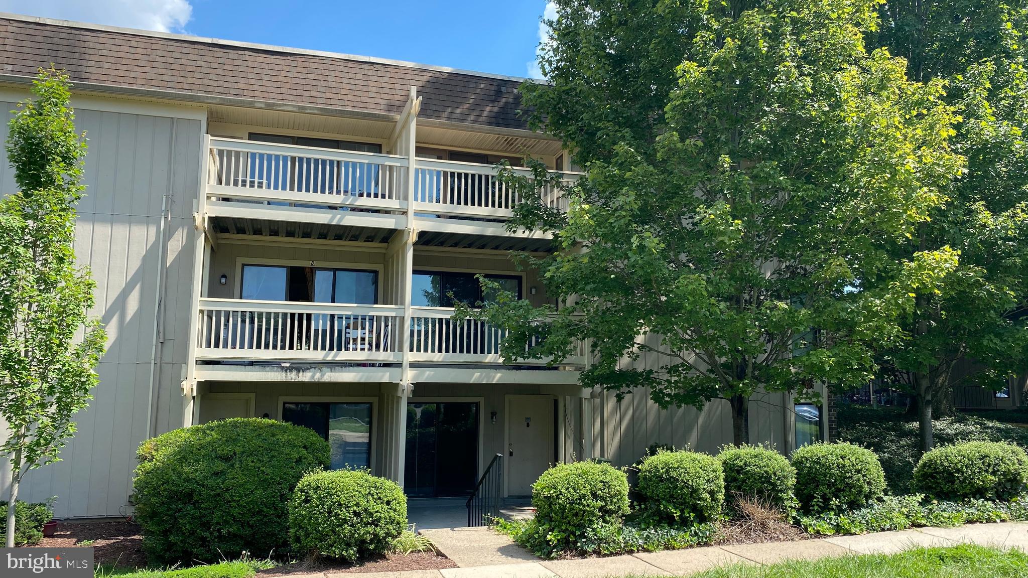 5766 Rexford Court, Unit Q Springfield, VA 22152 - Photo 2 of 29 FRONT BUILDING