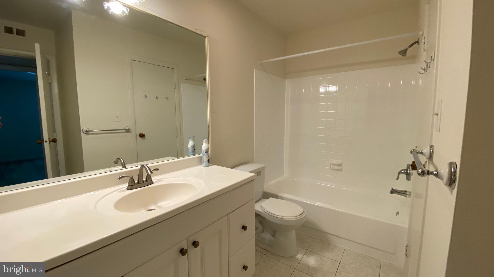 5766 Rexford Court, Unit Q Springfield, VA 22152 - Photo 17 of 29 GOOD SIZE BATHROOM
