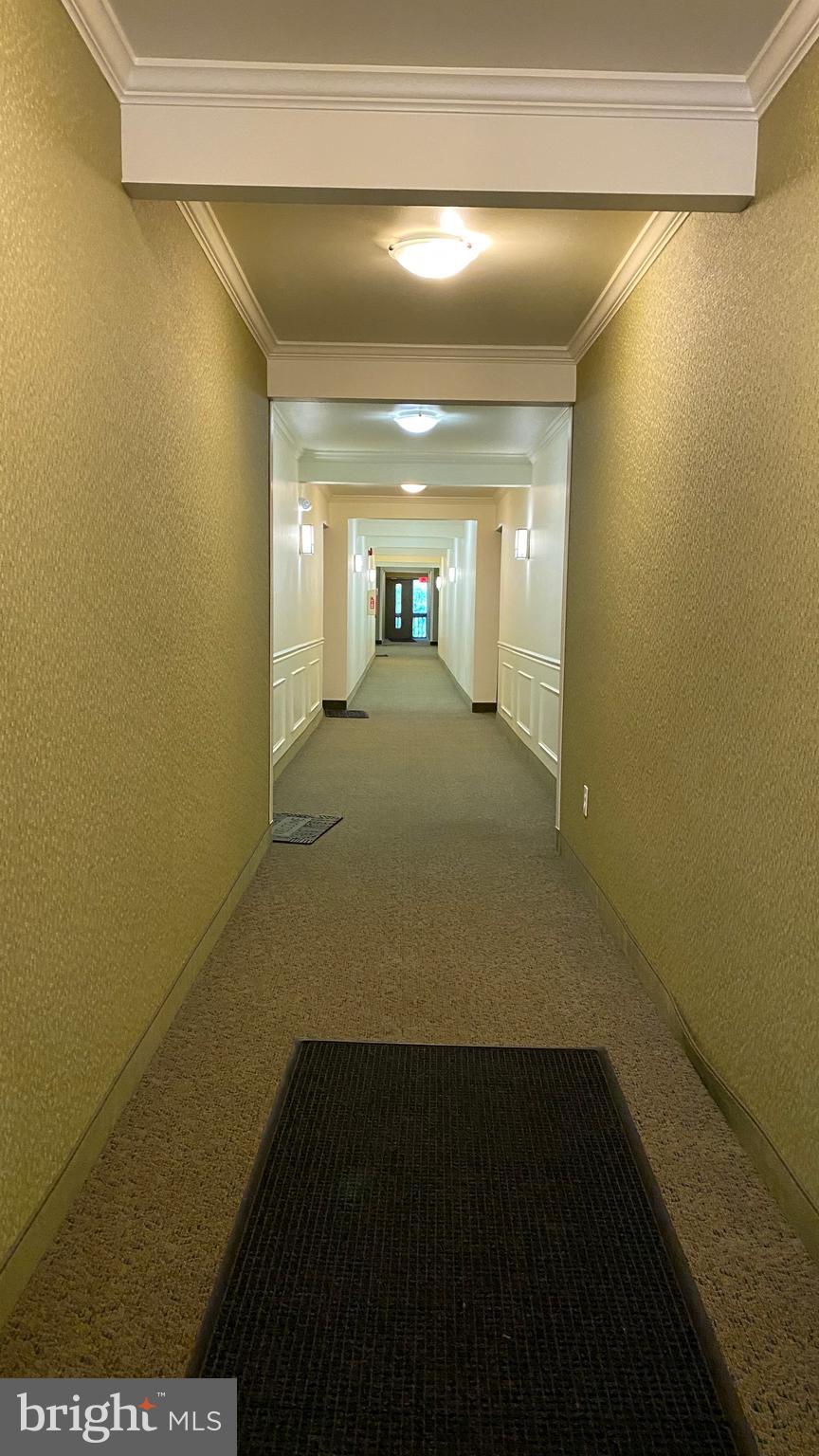 5766 Rexford Court, Unit Q Springfield, VA 22152 - Photo 4 of 29 HOTEL STYLE LOBBY
