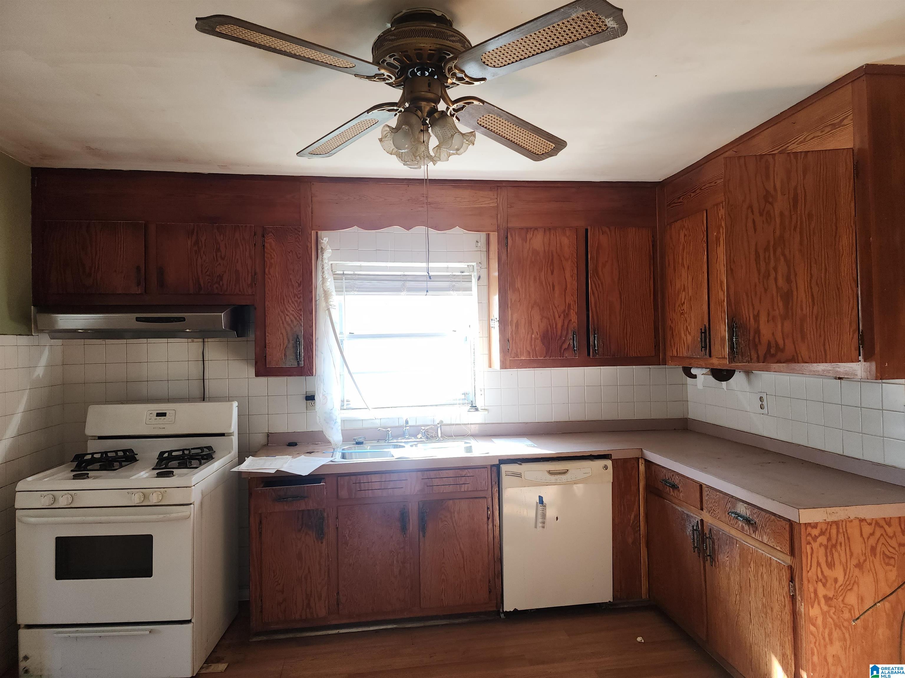 1624 Mims Street Southwest Birmingham, AL 35211 - Photo 8 of 15