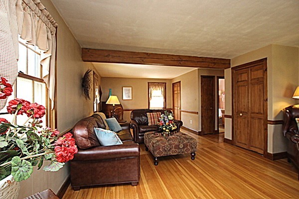 32 Meadowview Road Foxboro, MA 02035 - Photo 2 of 18 Gallery Image 2