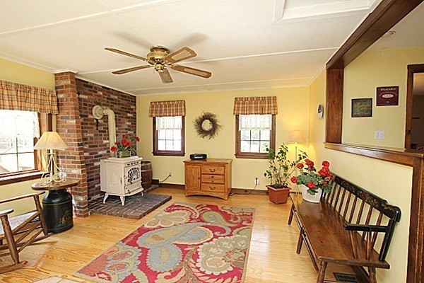 32 Meadowview Road Foxboro, MA 02035 - Photo 7 of 18 Gallery Image 7