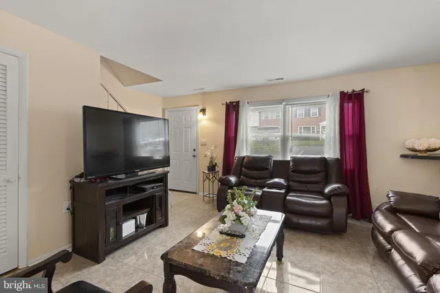 $220,000 | 2633 Molton Way, Unit 2633, Baltimore, MD 21244