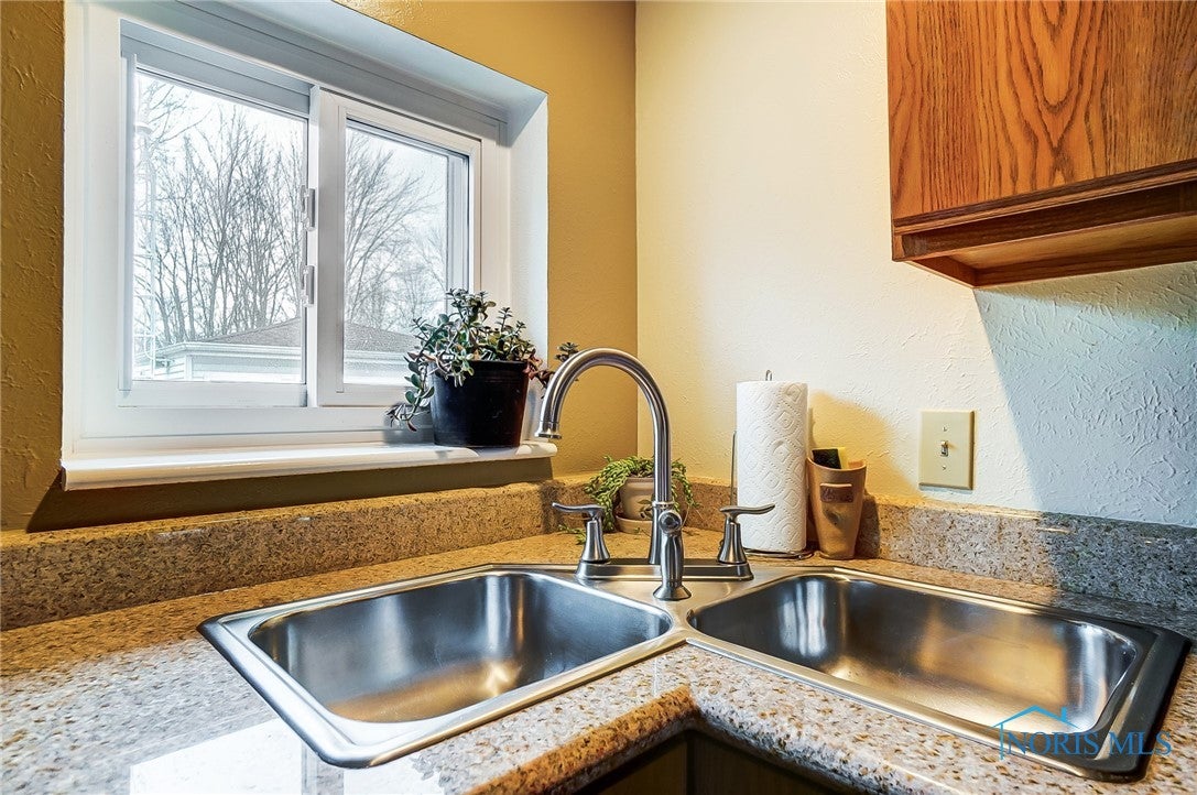 4606 Walbridge Road Northwood, OH 43619 - Photo 19 of 45 Gallery Image 19