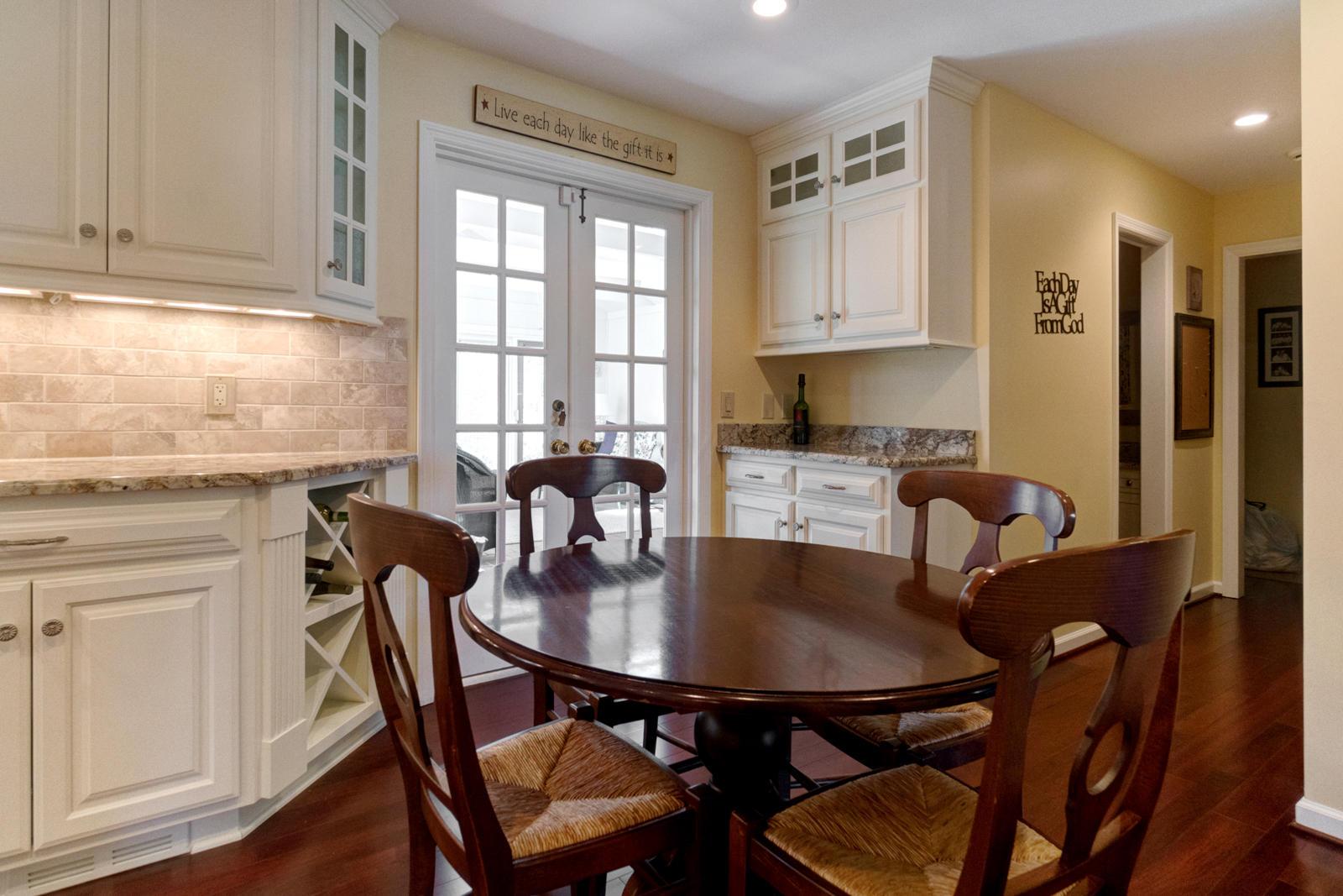 4401 Woodbridge Road Columbus, OH 43220 - Photo 14 of 43