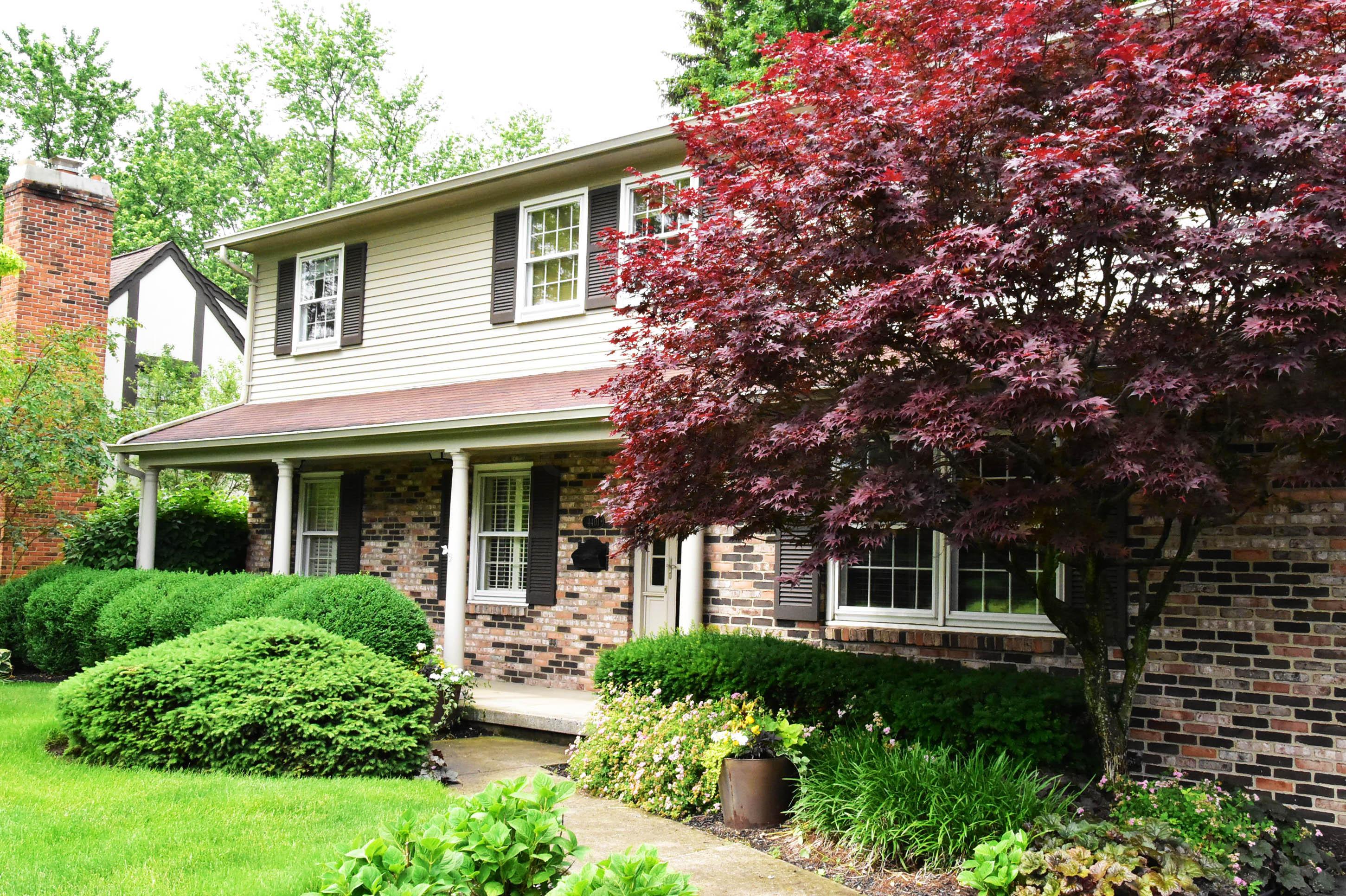4401 Woodbridge Road Columbus, OH 43220 - Photo 2 of 43