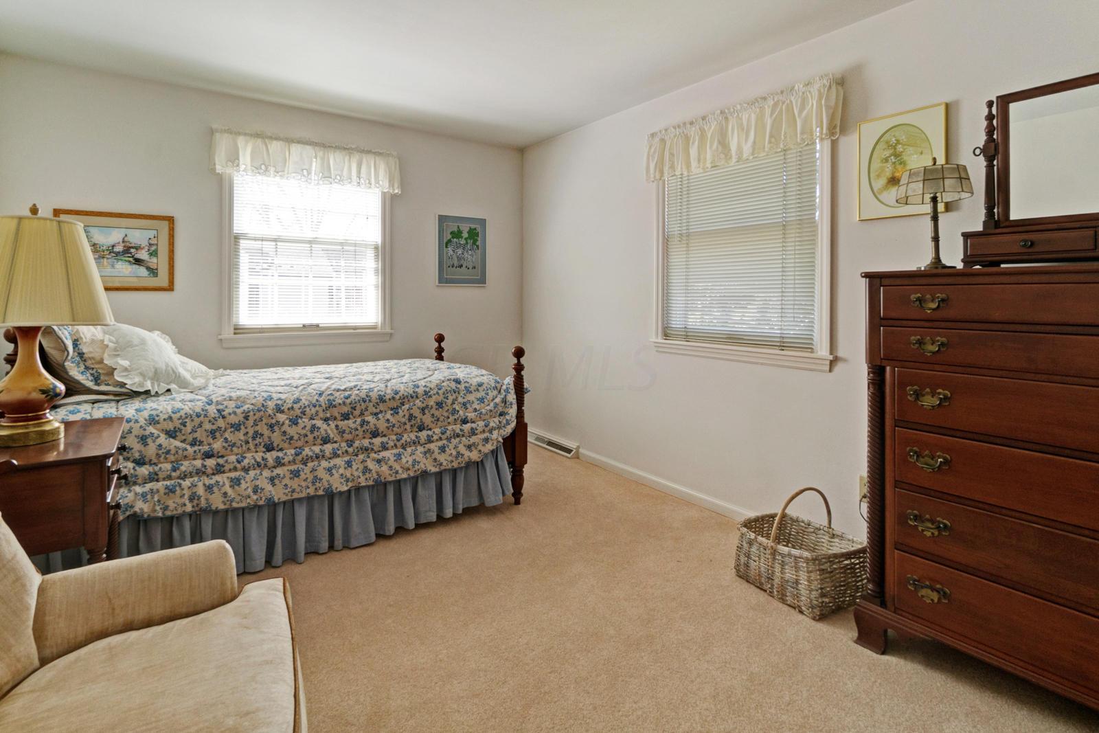 4401 Woodbridge Road Columbus, OH 43220 - Photo 26 of 43