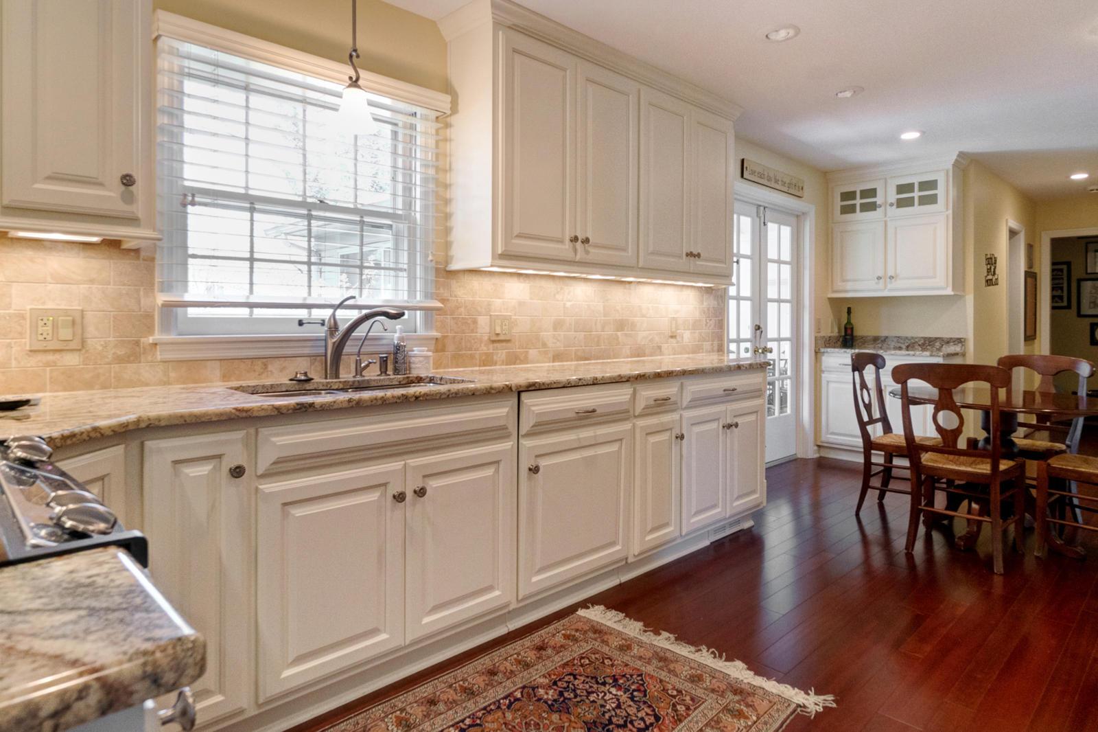 4401 Woodbridge Road Columbus, OH 43220 - Photo 8 of 43