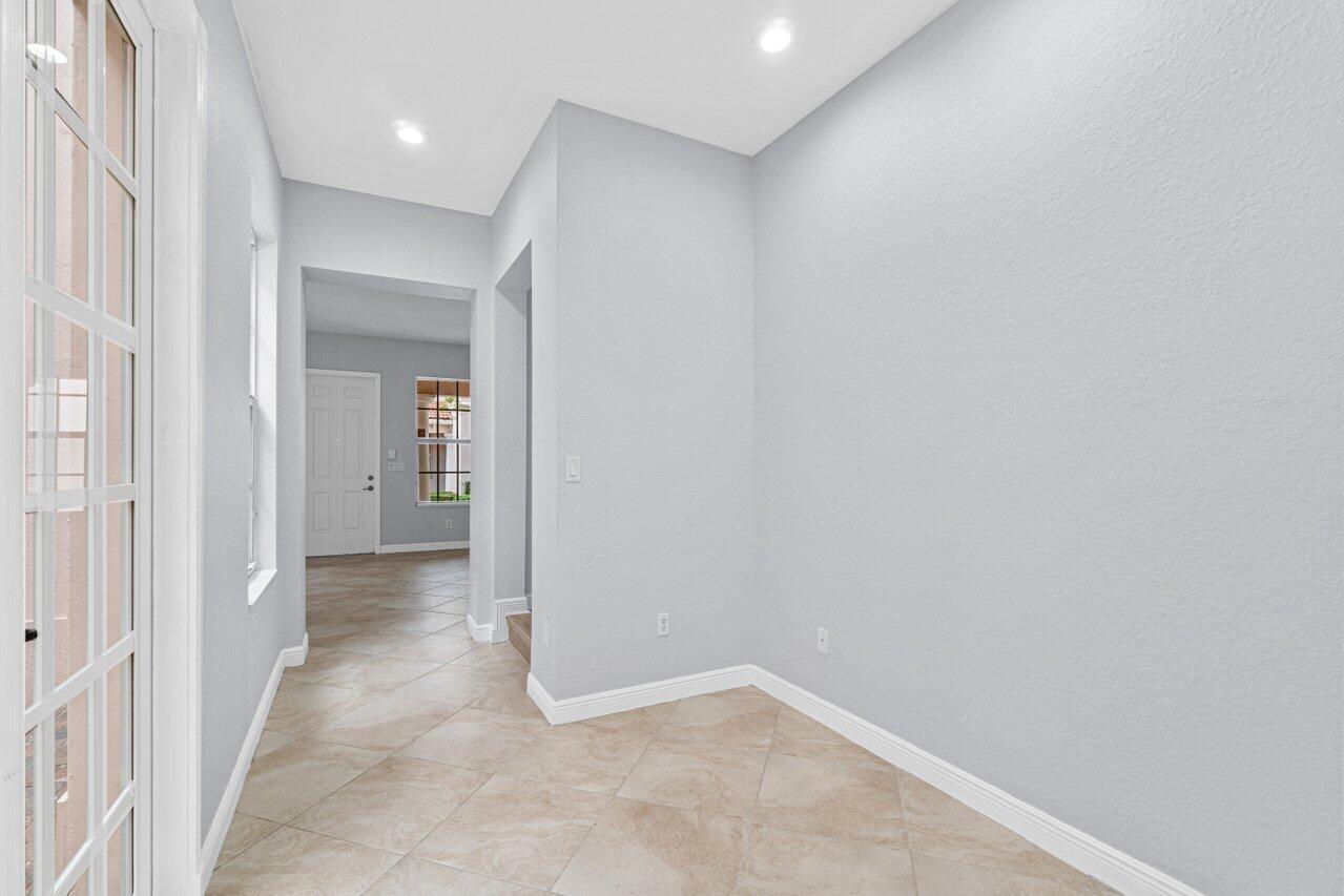 8339 Northwest 8th Terrace Boca Raton, FL 33487 - Photo 11 of 39 012-8339Northwest8thTerrace-BocaRaton-FL