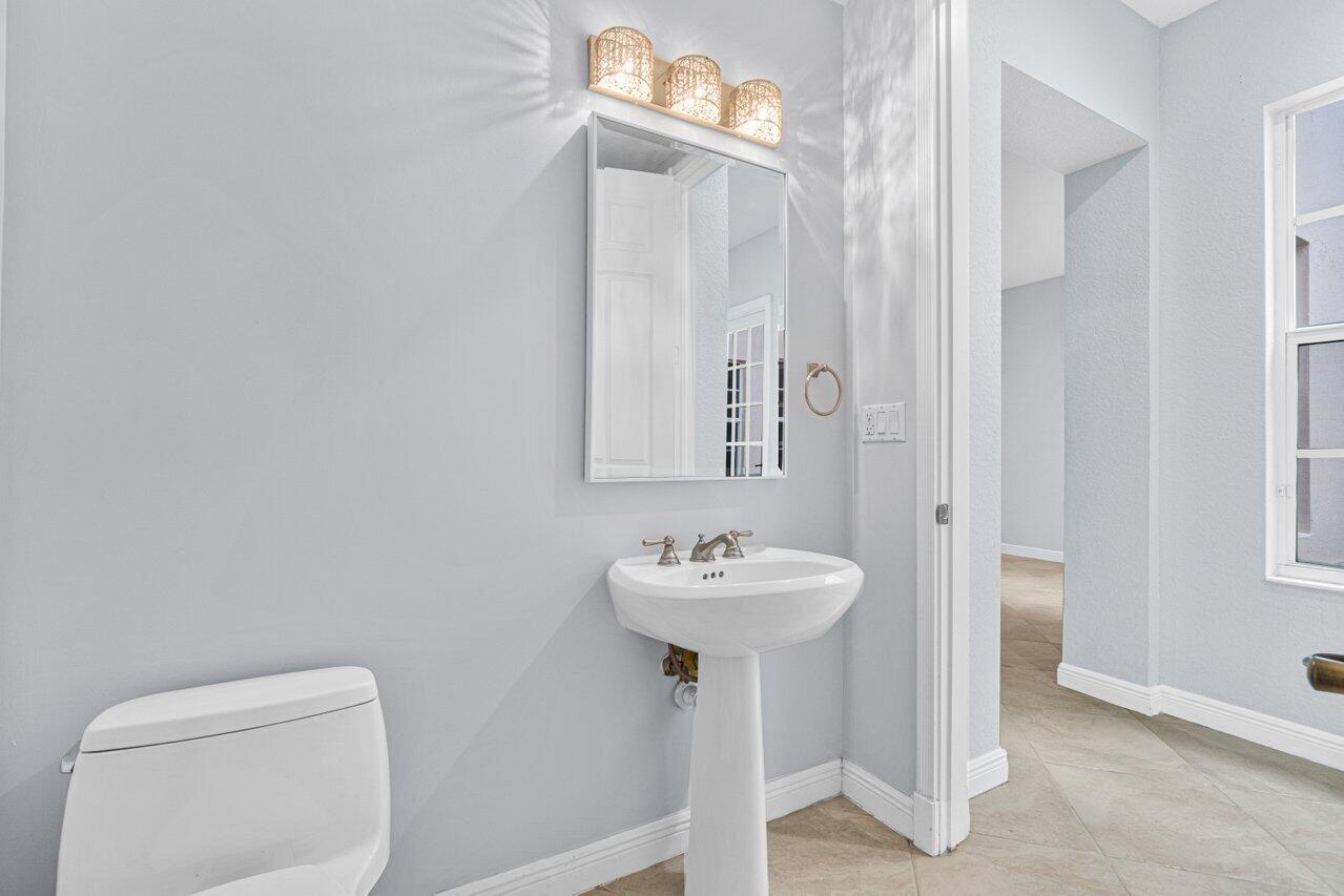 8339 Northwest 8th Terrace Boca Raton, FL 33487 - Photo 12 of 39 009-8339Northwest8thTerrace-BocaRaton-FL