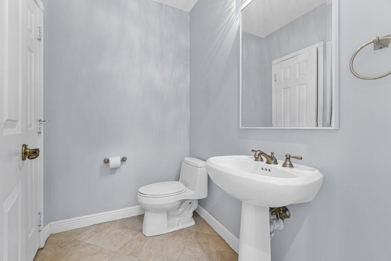 8339 Northwest 8th Terrace Boca Raton, FL 33487 - Photo 13 of 39 008-8339Northwest8thTerrace-BocaRaton-FL