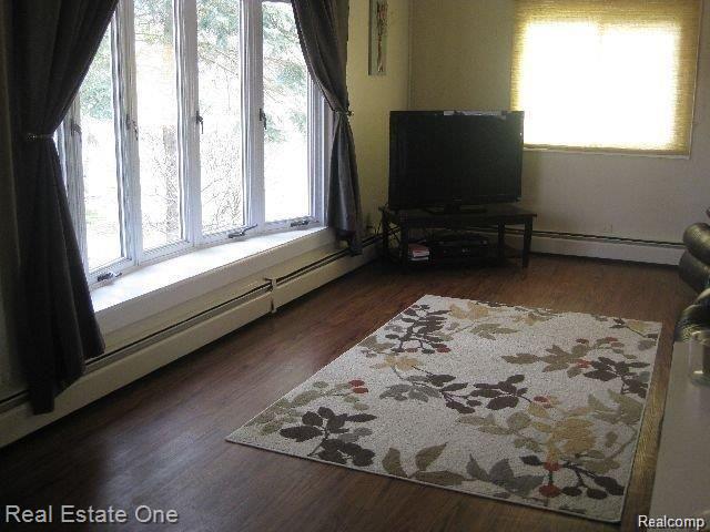 8672 Pettysville Road Pinckney, MI 48169 - Photo 2 of 31 1.jpg