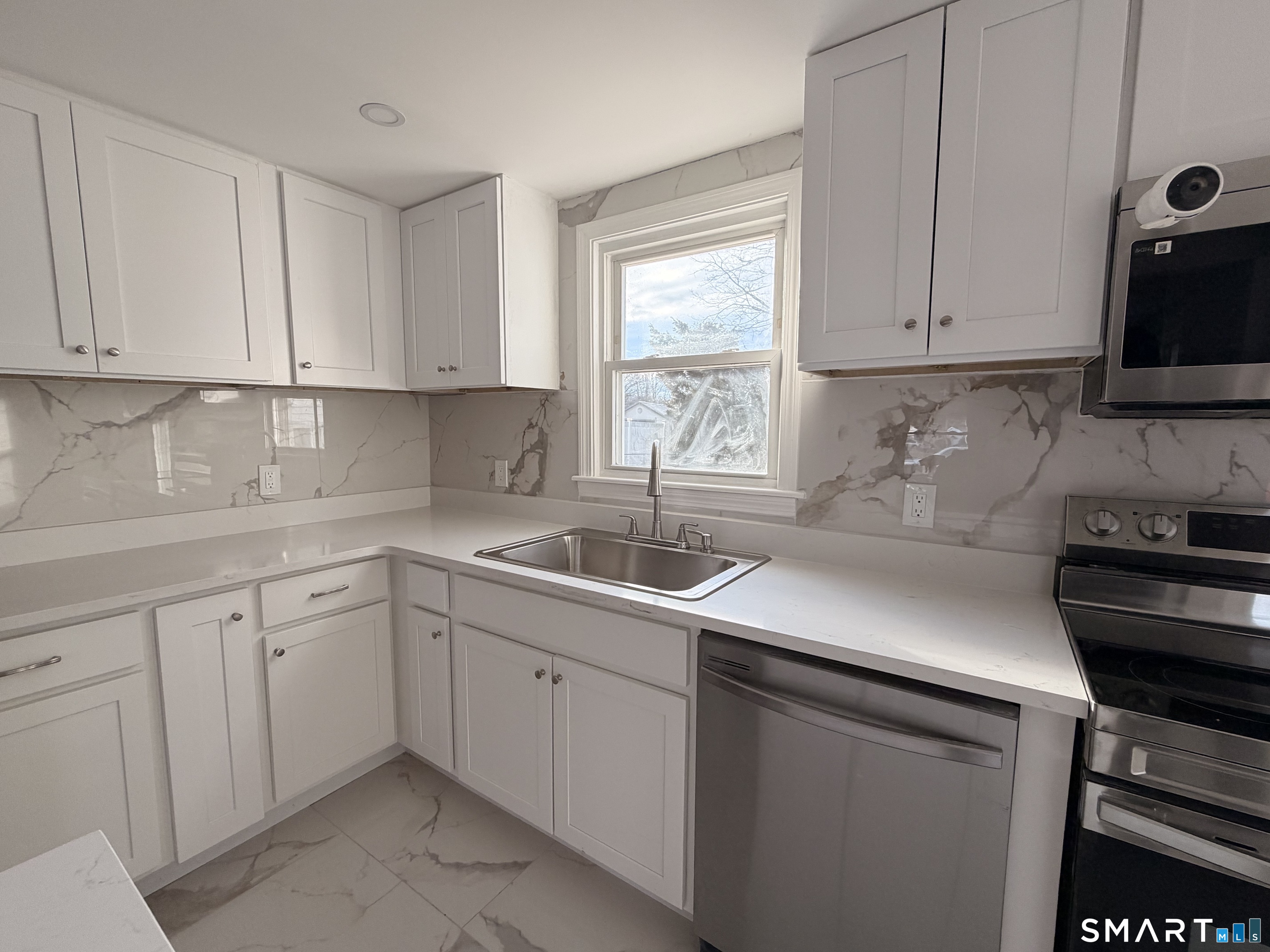 8 River Road East Haven, CT 06512 - Photo 12 of 12