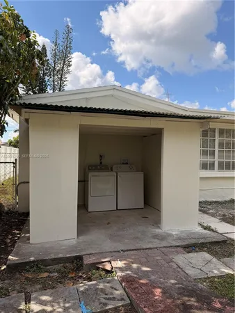 $2,200 | 6613 Evergreen Drive, Unit B, Miramar, FL 33023