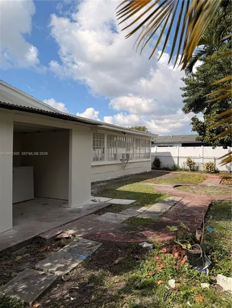 $2,200 | 6613 Evergreen Drive, Unit B, Miramar, FL 33023
