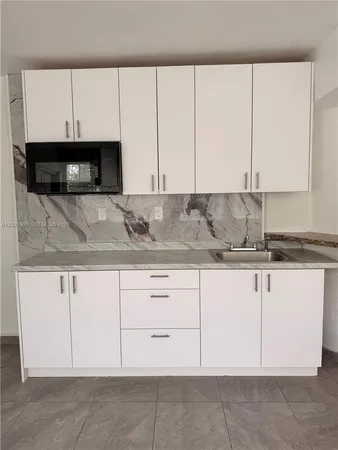 $2,200 | 6613 Evergreen Drive, Unit B, Miramar, FL 33023