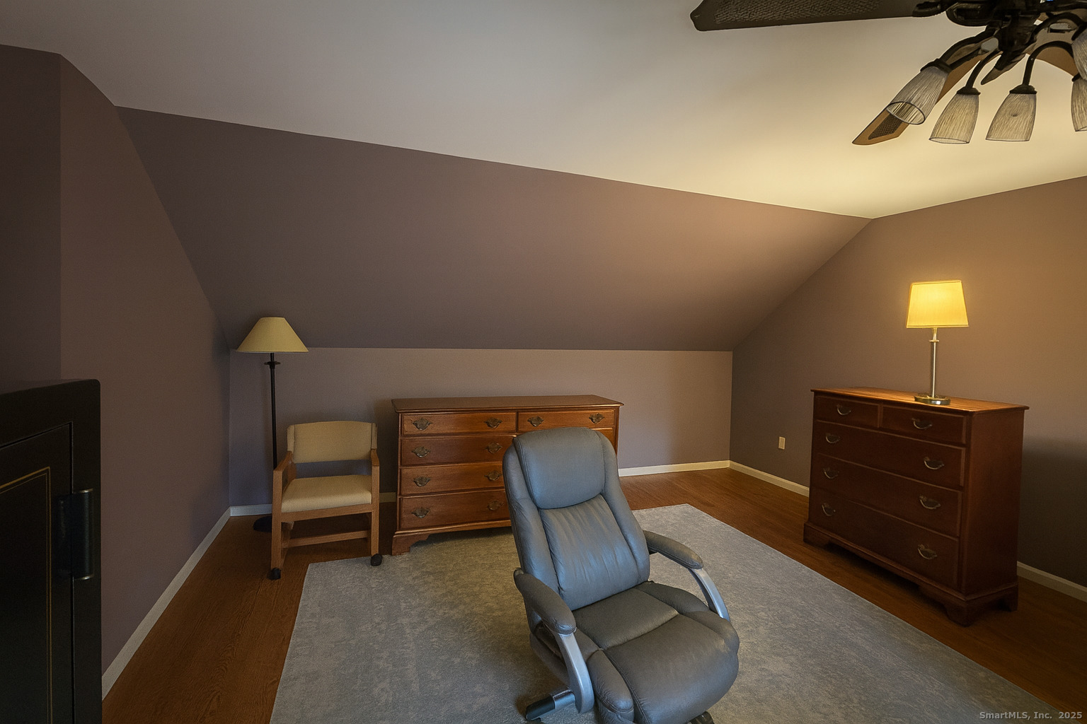 33 Walnut Tree Hill Road Shelton, CT 06484 - Photo 13 of 27 a room with furniture and lamp