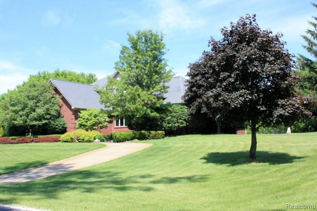 73246 Windmill Lane Romeo, MI 48065 - Photo 2 of 37 Front2.jpg