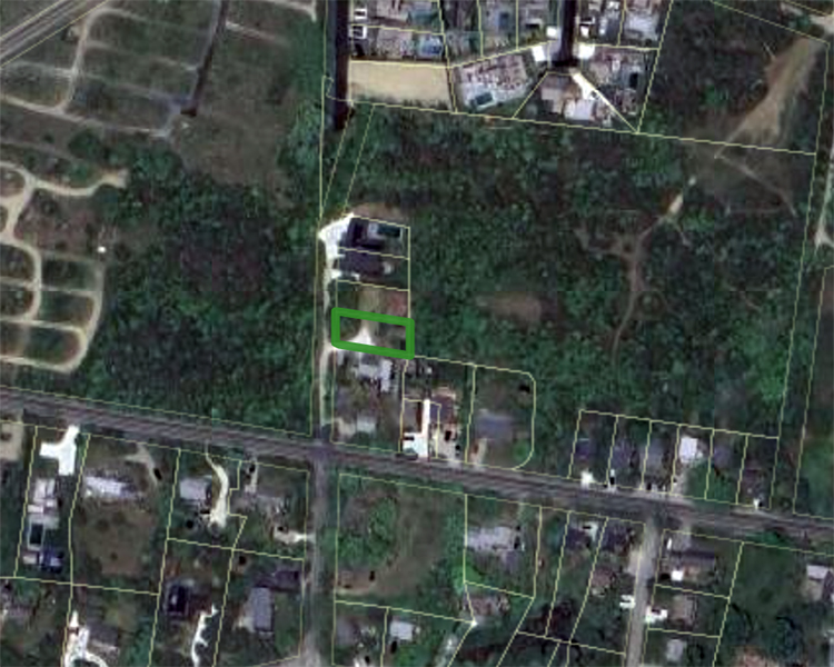 an outdoor view of house with outdoor space