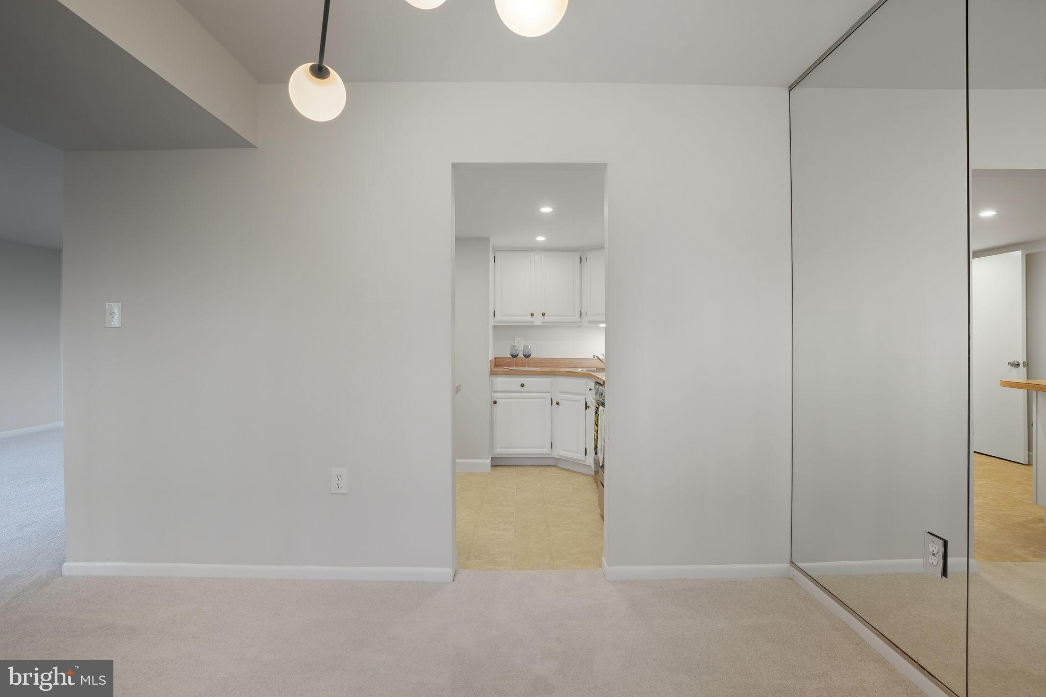 1552 Northgate Square, Unit 12B Reston, VA 20190 - Photo 11 of 23 a bathroom with a bathtub