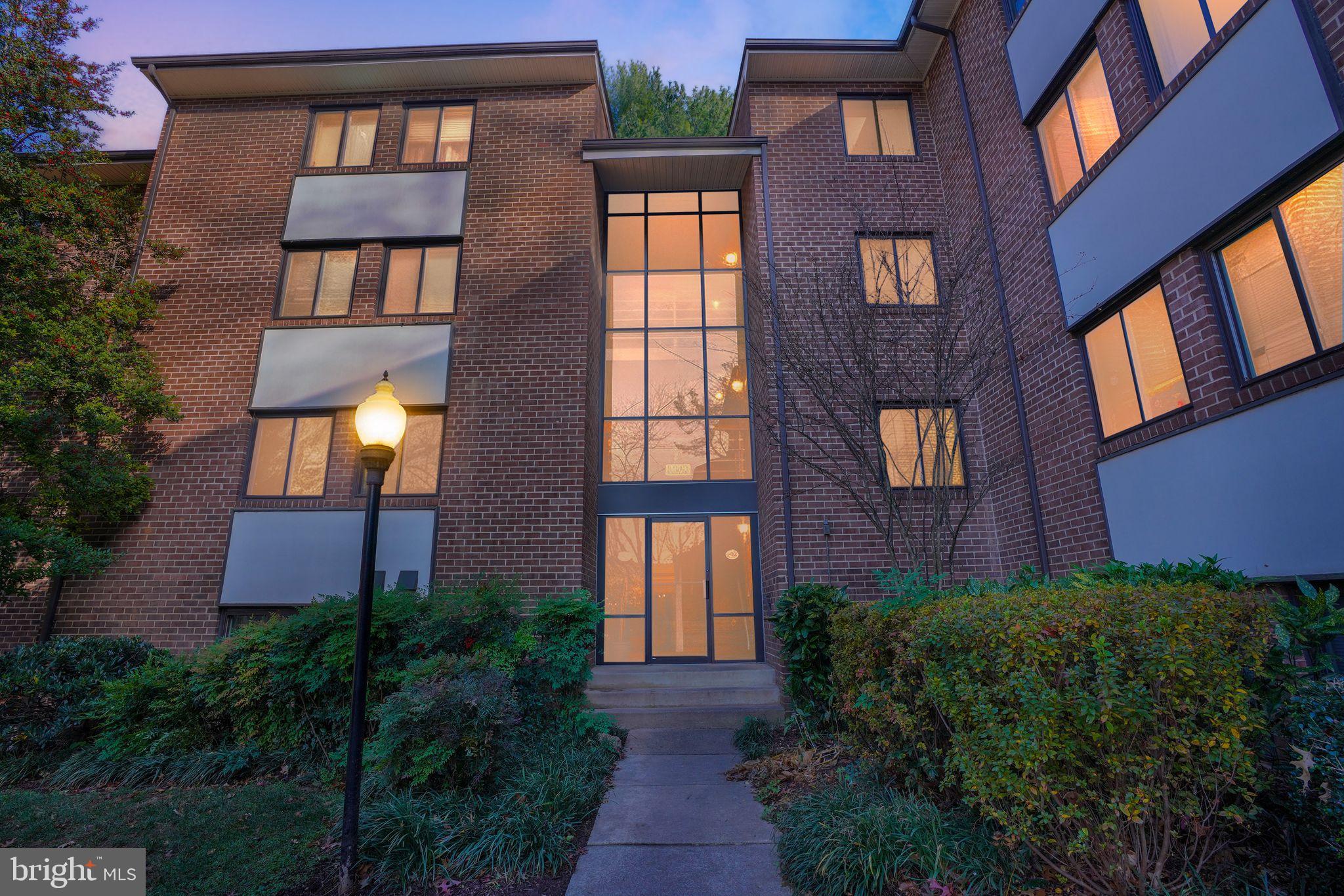 1552 Northgate Square, Unit 12B Reston, VA 20190 - Photo 2 of 23