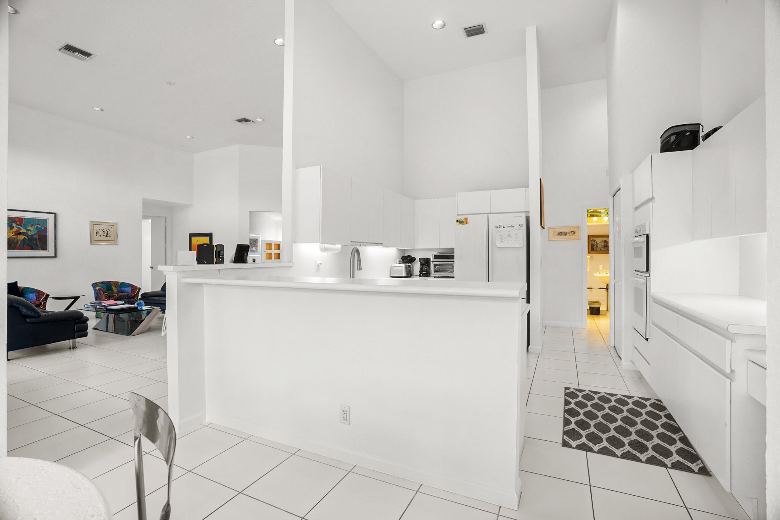 7946 Shelby Circle Boca Raton, FL 33496 - Photo 10 of 22 kitchen