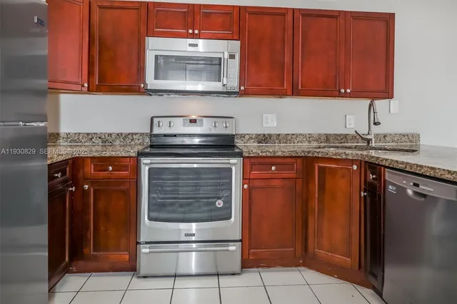 $3,475 | 8806 Northwest 114th Terrace, Hialeah Gardens, FL 33018