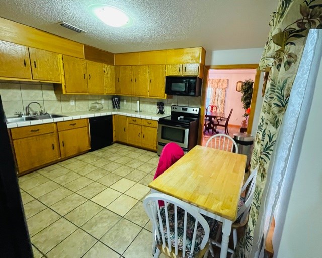 622 Grove Road Hartford, AL 36344 - Photo 8 of 27 Kitchen