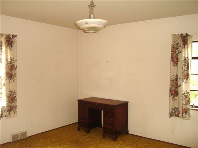 1055 Yorkshire Road Grosse Pointe, MI 48230 - Photo 14 of 28 31080020-13.JPG