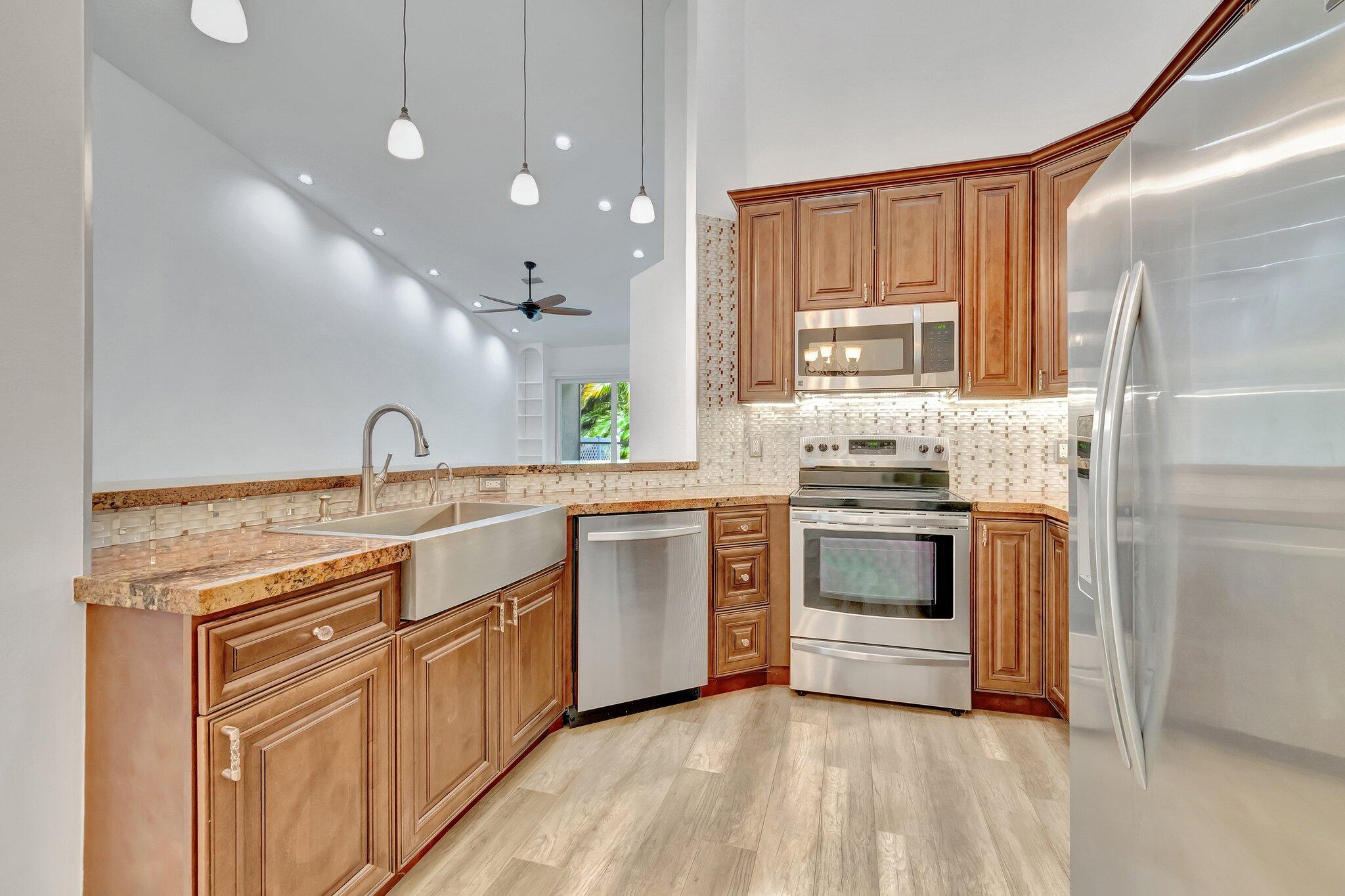 9237 Vineland Court, Unit F Boca Raton, FL 33496 - Photo 12 of 53 KITCHEN