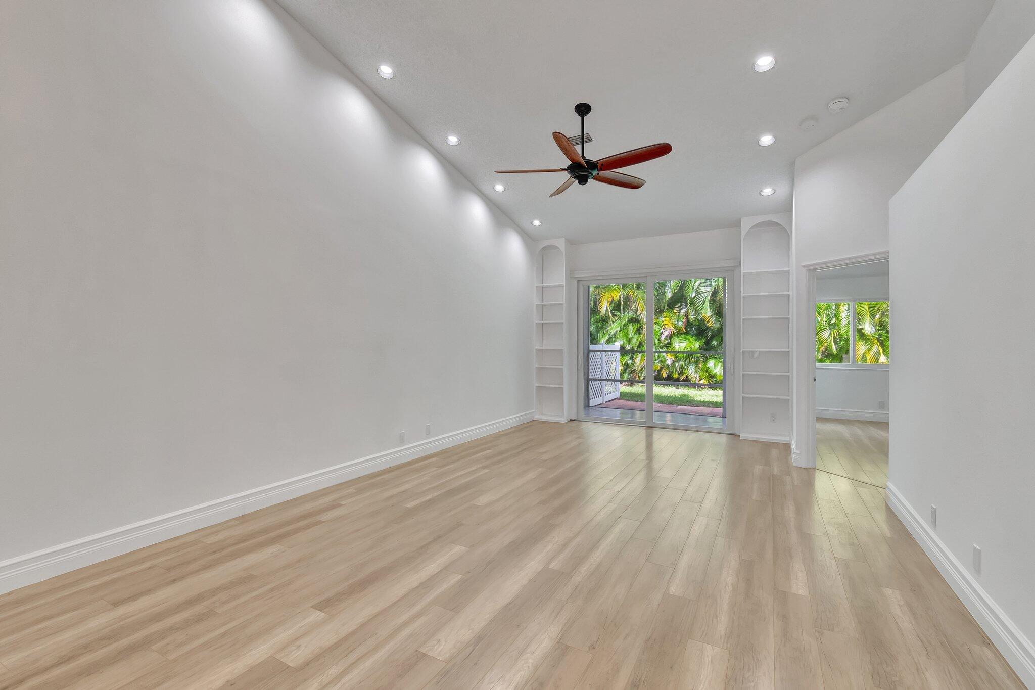 9237 Vineland Court, Unit F Boca Raton, FL 33496 - Photo 17 of 53 LIVING ROOM