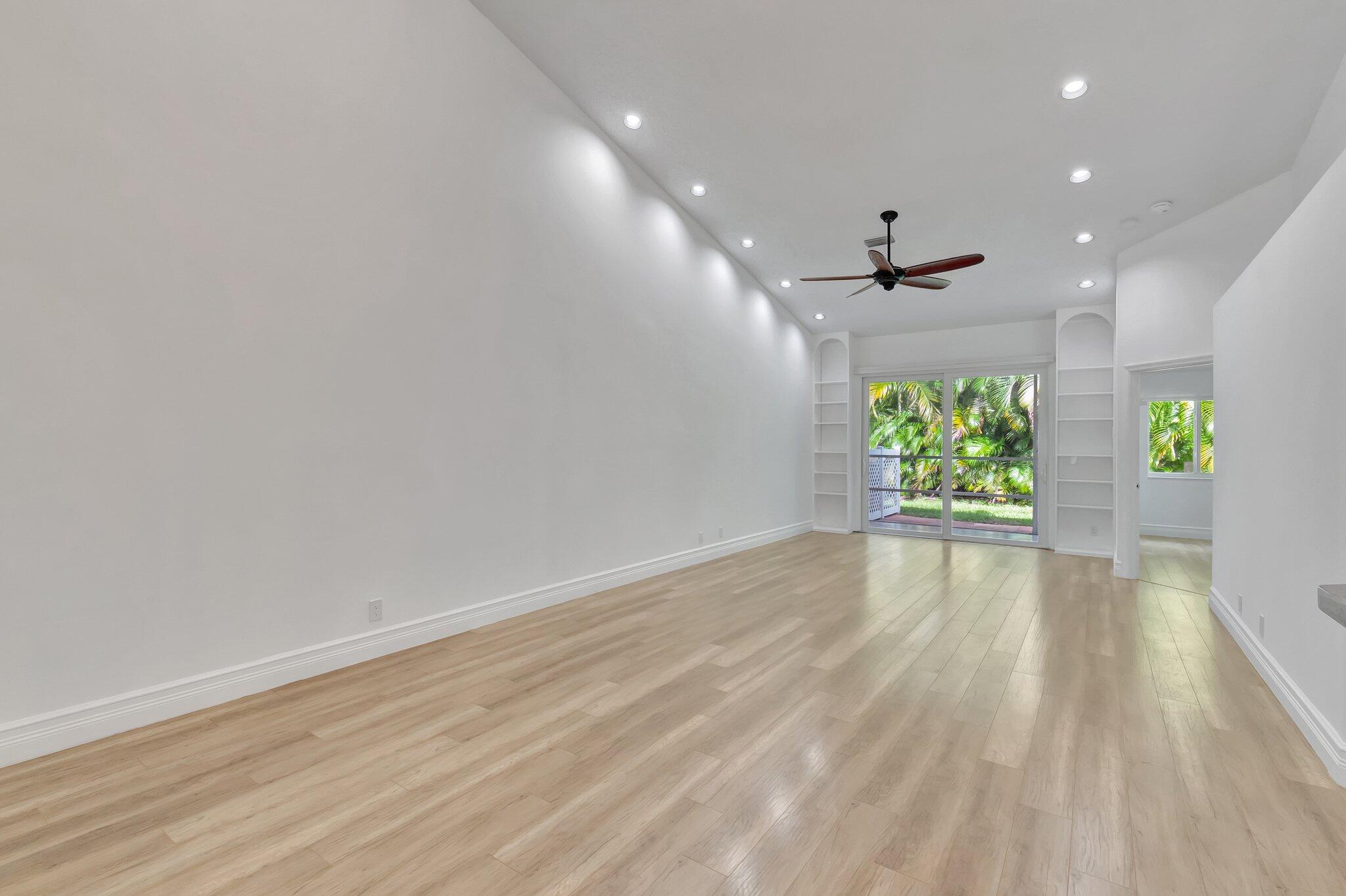 9237 Vineland Court, Unit F Boca Raton, FL 33496 - Photo 18 of 53 LIVING ROOM