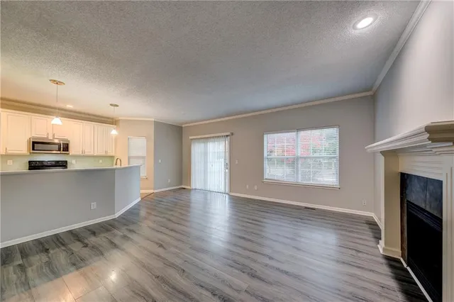 $360,000 | 9203 Boehm Drive, Lenexa, KS 66219