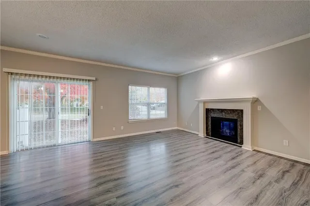 $360,000 | 9203 Boehm Drive, Lenexa, KS 66219