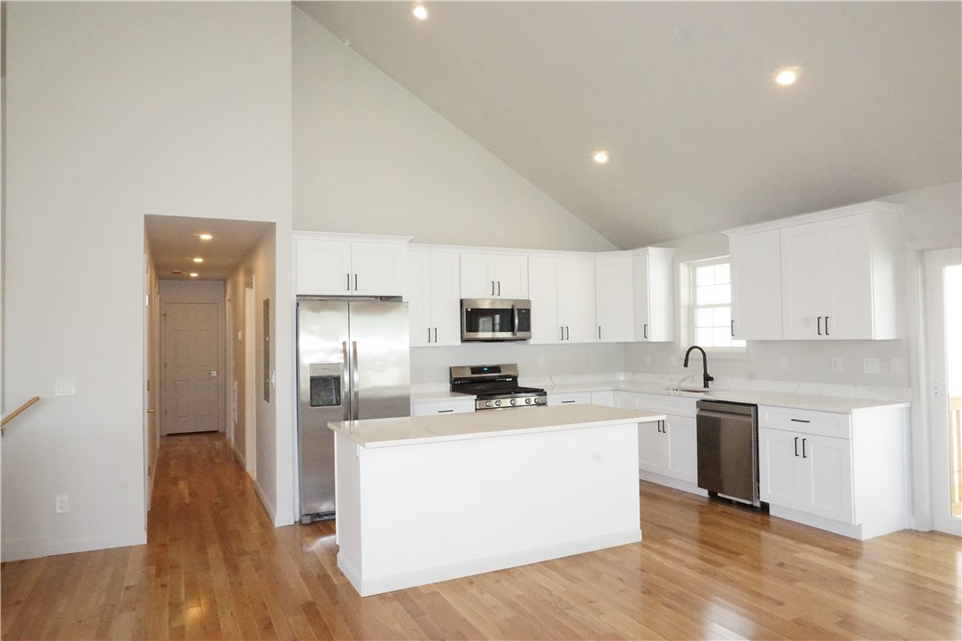 178 Highland Street Cranston, RI 02920 - Photo 8 of 34