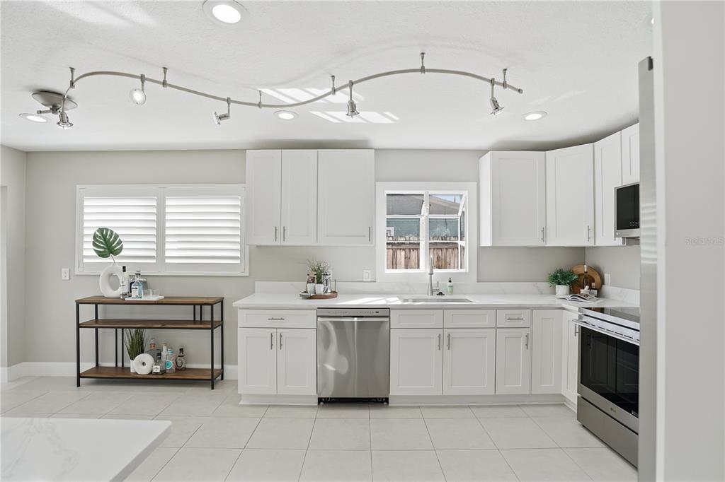 541 Lillian Drive Madeira Beach, FL 33708 - Photo 11 of 42