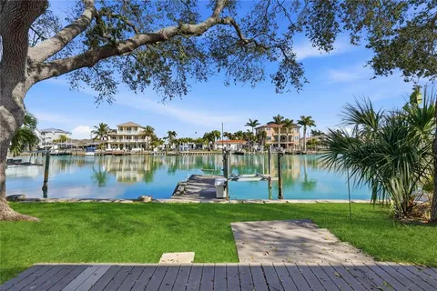 $900,000 | 541 Lillian Drive, Madeira Beach, FL 33708