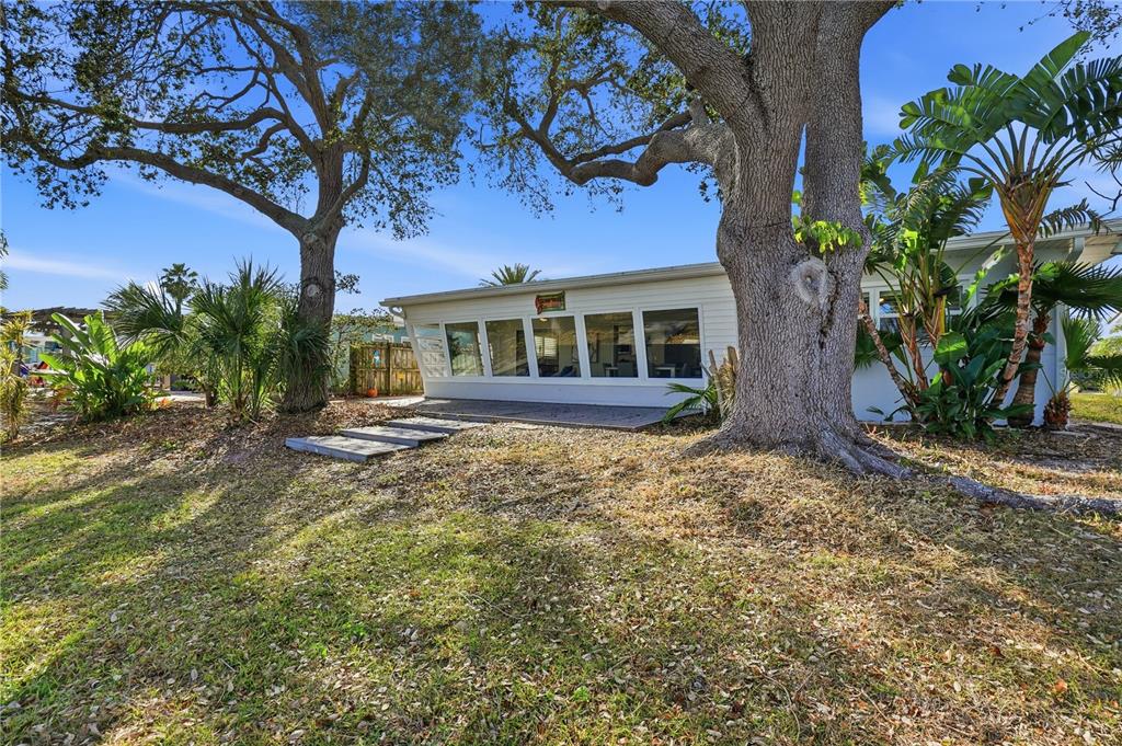 541 Lillian Drive Madeira Beach, FL 33708 - Photo 30 of 42