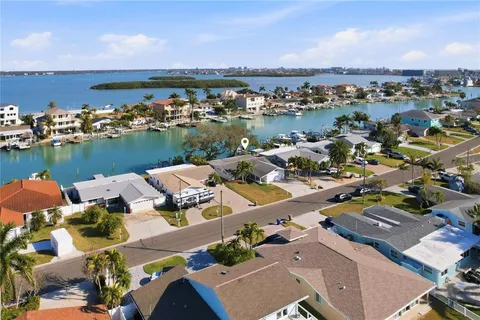 $900,000 | 541 Lillian Drive, Madeira Beach, FL 33708