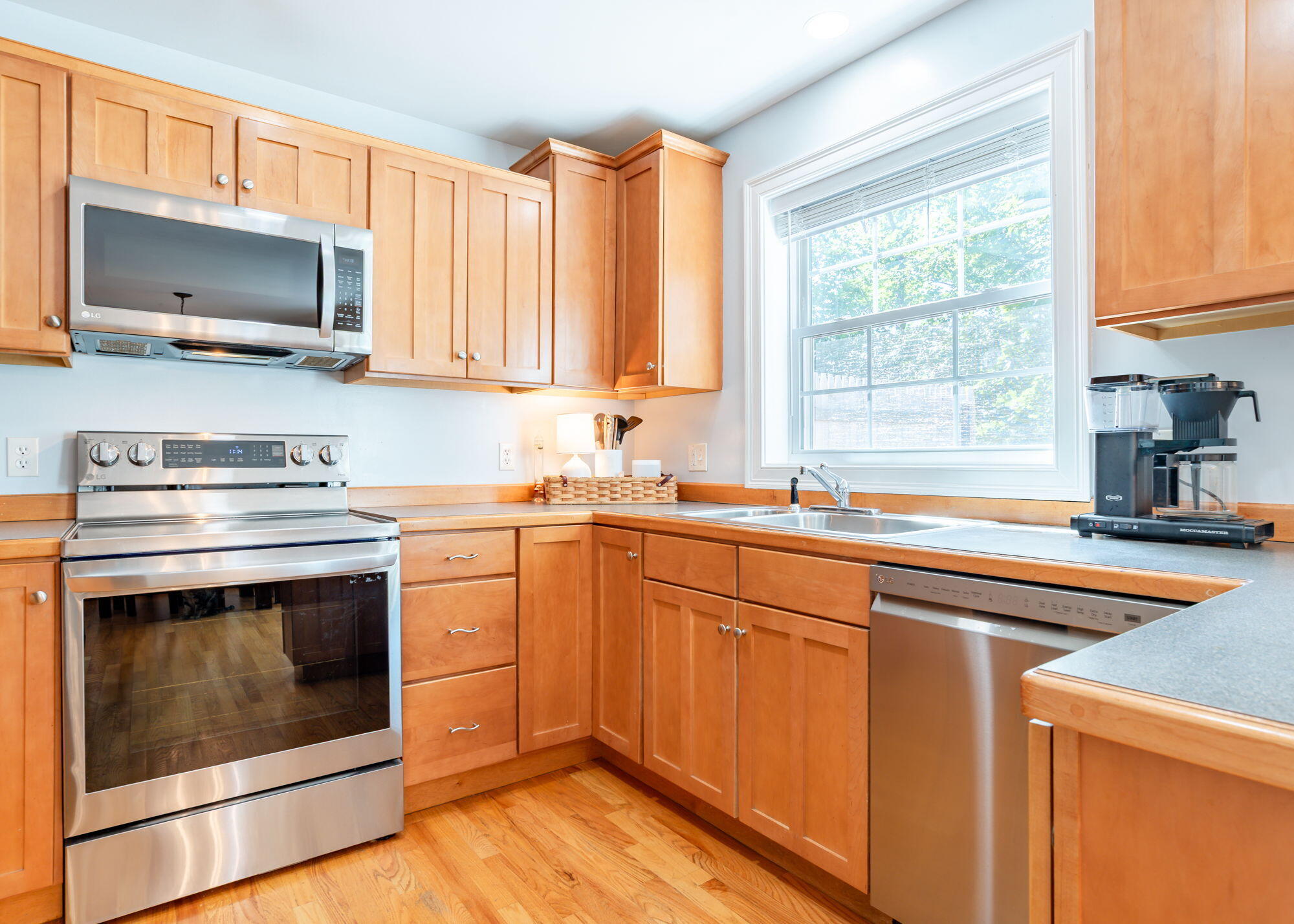 115 Saco Street, Unit 17 Westbrook, ME 04092 - Photo 12 of 40 115SacoDr#17-Westbrook-07