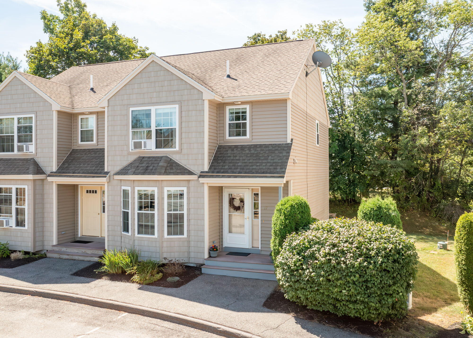 115 Saco Street, Unit 17 Westbrook, ME 04092 - Photo 2 of 40 115SacoDr#17-Westbrook-33