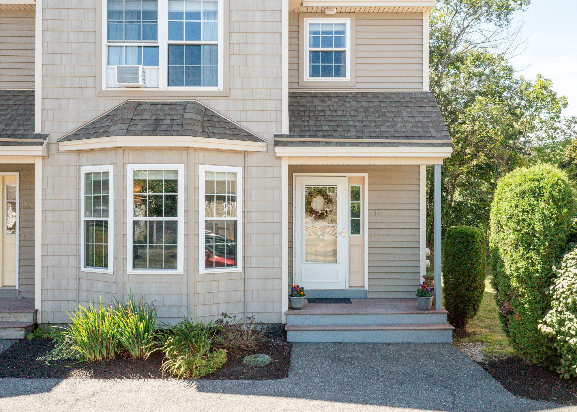 115 Saco Street, Unit 17 Westbrook, ME 04092 - Photo 3 of 40 115SacoDr#17-Westbrook-32