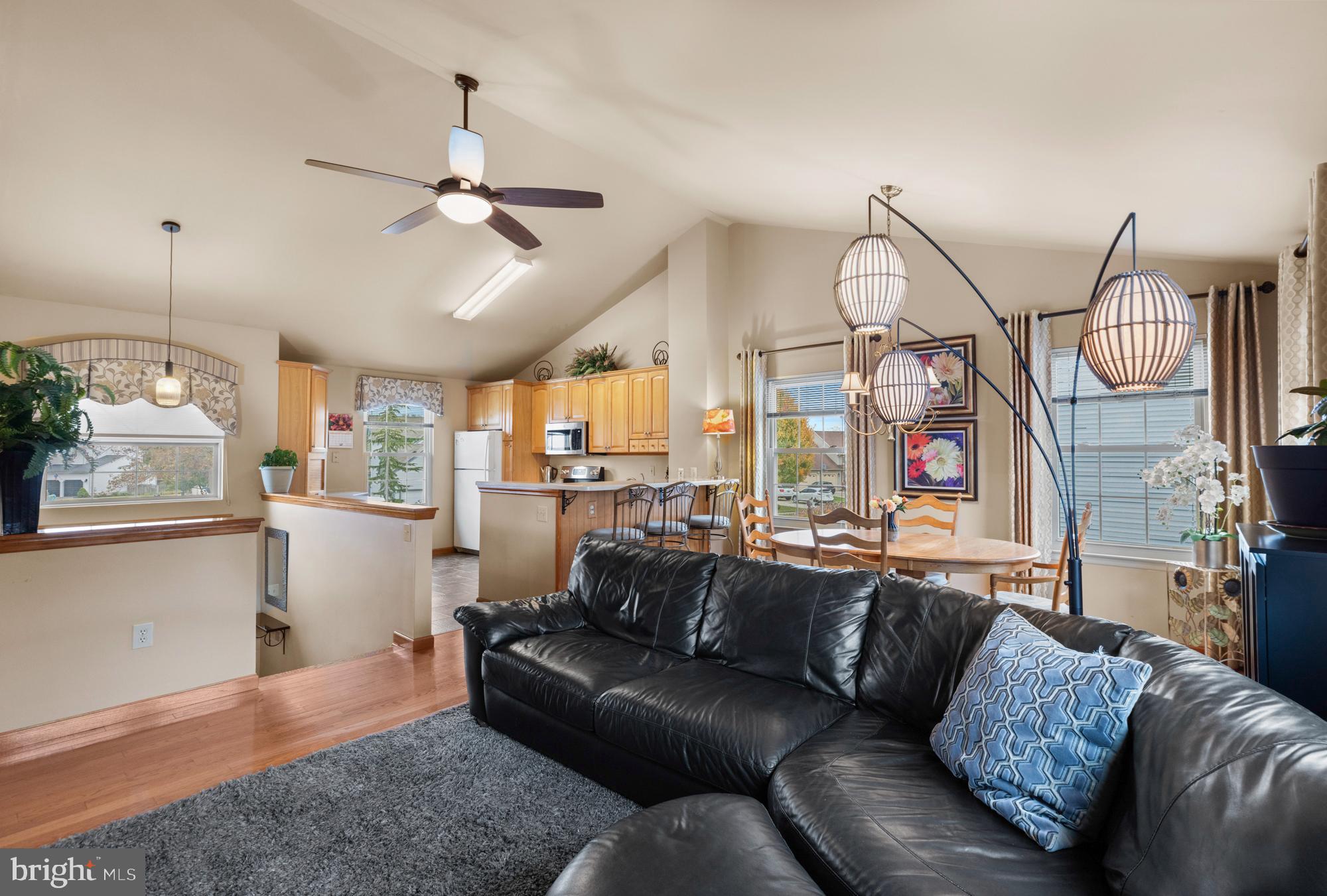 73 Springcress Drive Delran, NJ 08075 - Photo 12 of 37 Living Room