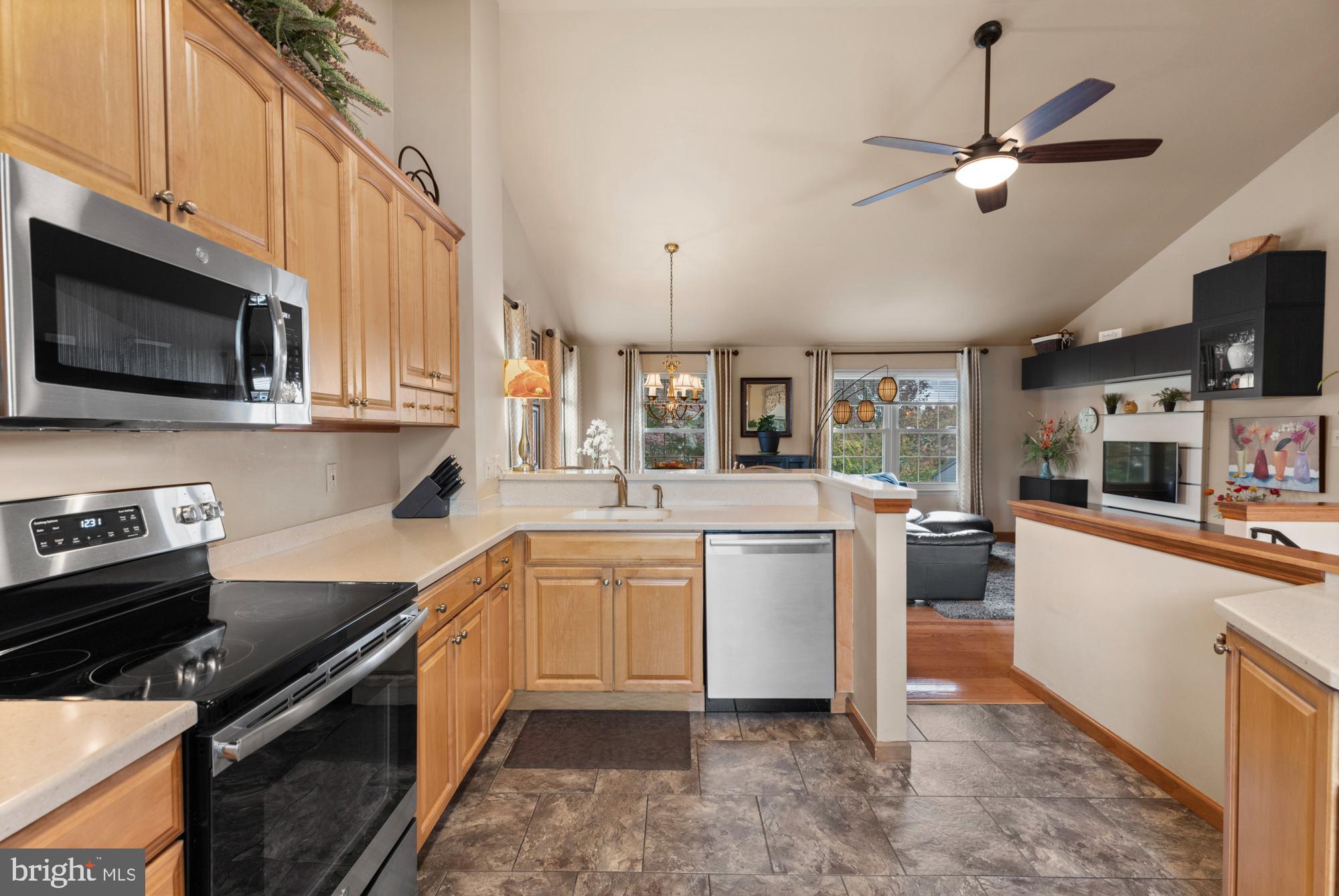 73 Springcress Drive Delran, NJ 08075 - Photo 6 of 37 Kitchen